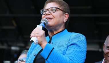 Karen Bass Advances to LA Mayoral Runoff Election