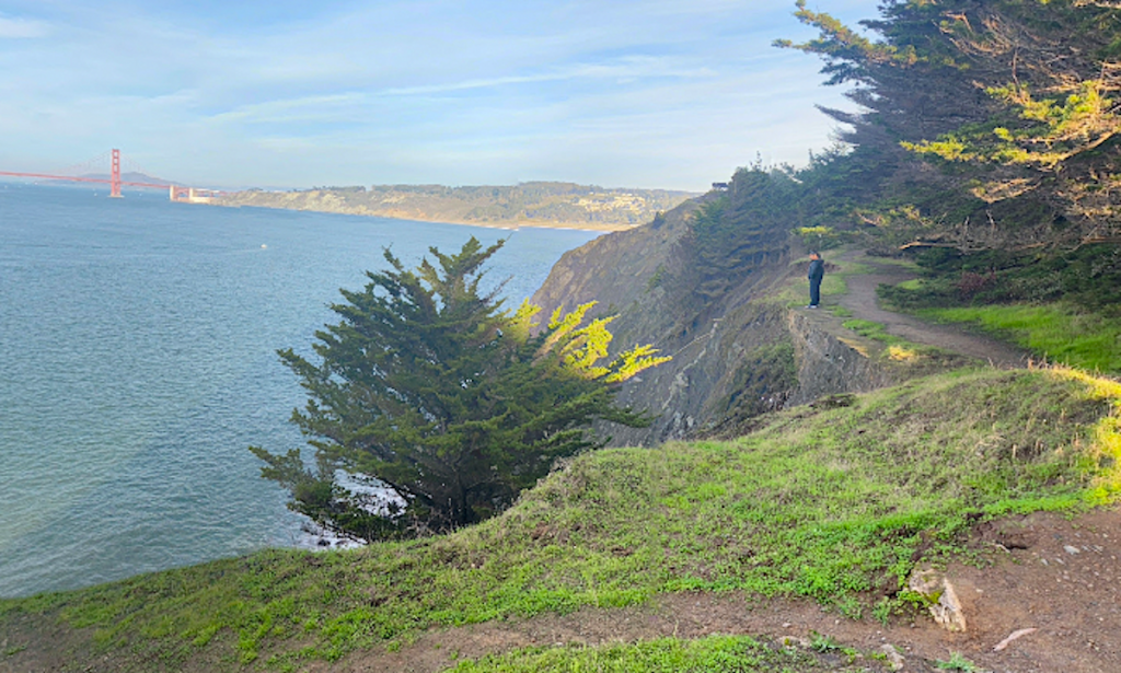 Tricky San Francisco cliff rescue ends with injured hiker sliding to rocky beach – The Mercury News