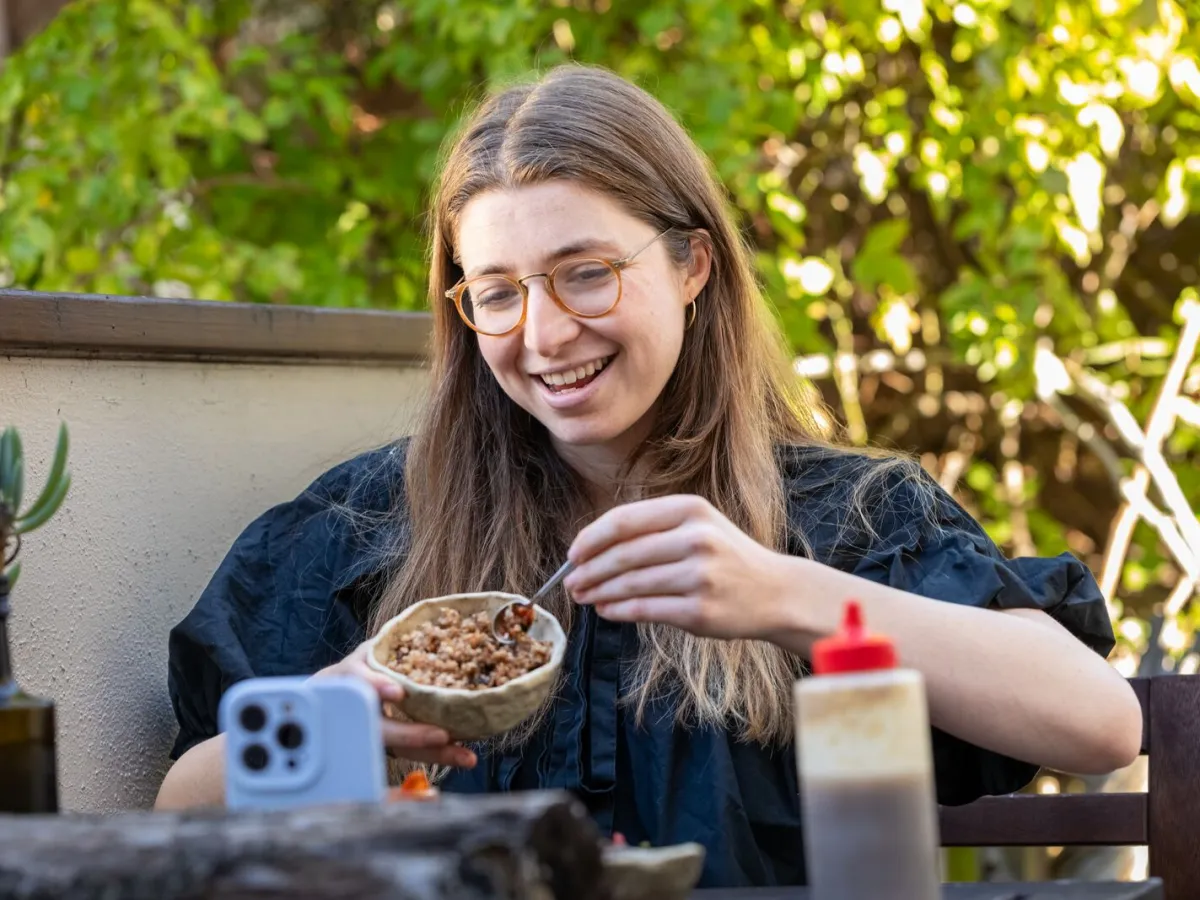Can it with the flatulence jokes! Berkeley’s No. 1 bean fan spreads legume gospel on happy stomach