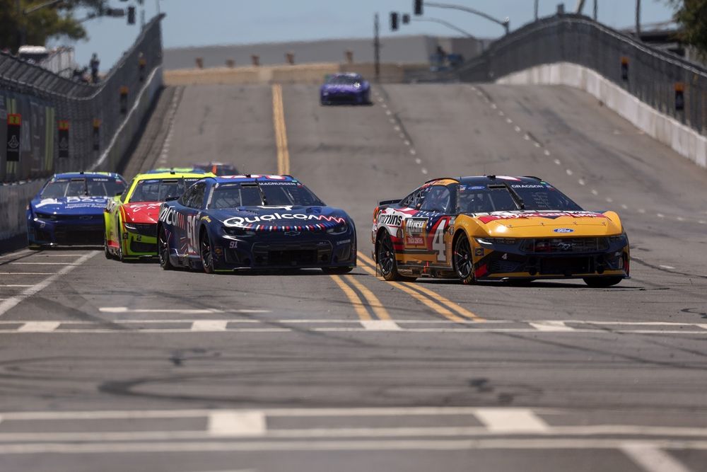 Noah Gragson, No. 4 Front Row Motorsports Ford; Kevin Magnussen, No. 91 Trackhouse Racing Chevrolet