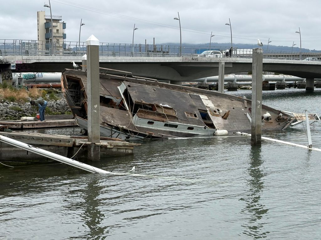 Oakland Estuary citiations of illegal boating vessels begins