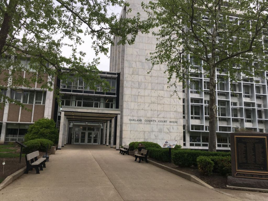 Criminal case advances against Detroiter accused of robbing Bloomfield Township bank – The Oakland Press