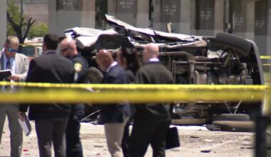 Live: 2 dead, Oakland police officer injured in alleged stolen vehicle crash