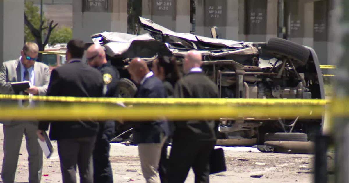 Live: 2 dead, Oakland police officer injured in alleged stolen vehicle crash
