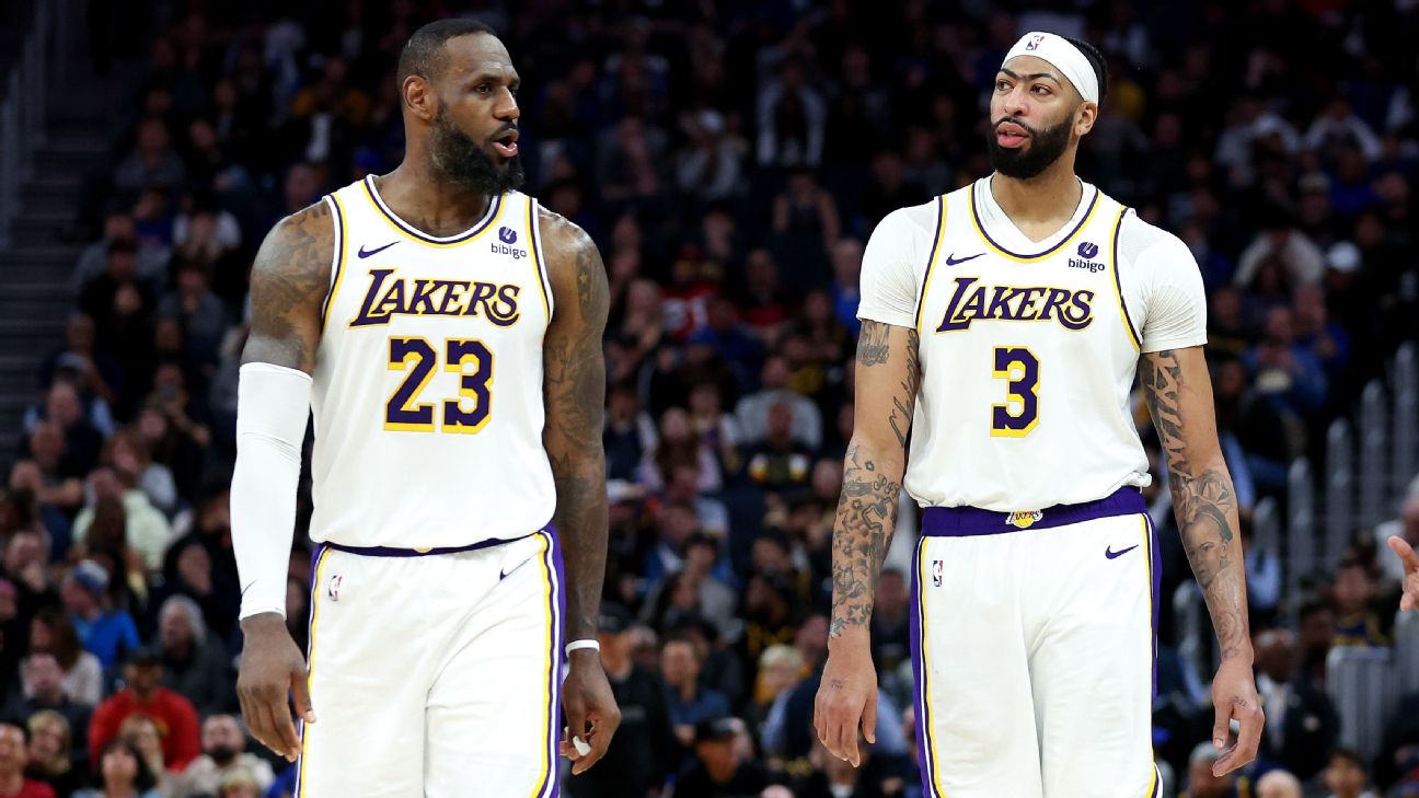 Sources: Warriors eye LeBron, AD moves as Green declines option