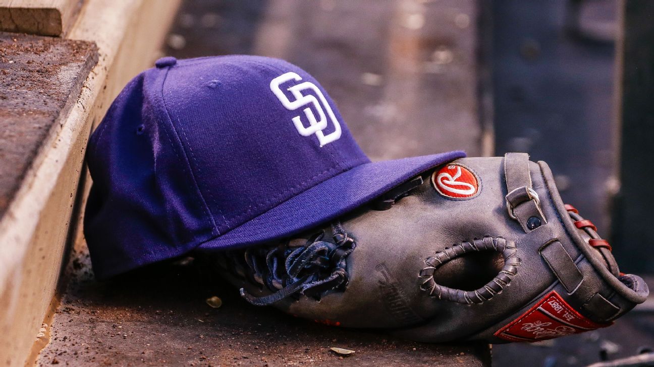 Padres' Marinaccio, Stammen disciplined after Henderson HBP