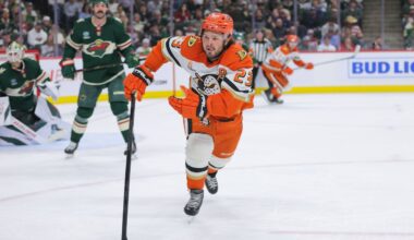 Ducks trade McTavish to Blues for Nos. 15, 29 picks in NHL draft