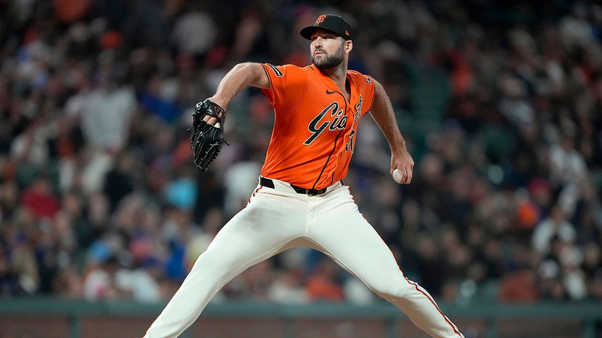 Sam Hentges pitching for the San Francisco Giants at Oracle Park.