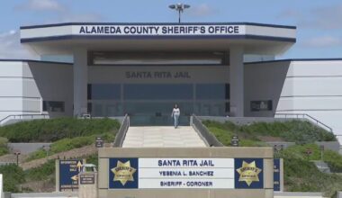 Oakland murder suspect dies after medical emergency at Santa Rita Jail, deputies say