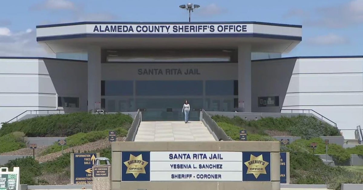 Oakland murder suspect dies after medical emergency at Santa Rita Jail, deputies say