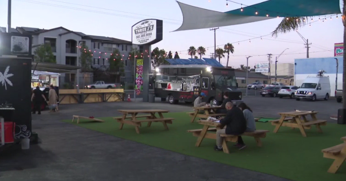 Old Long Beach dealership lot turns into rotating food truck park