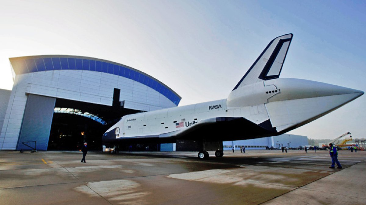 First look at the Endeavor Space Shuttle at the California Science Center – NBC Los Angeles