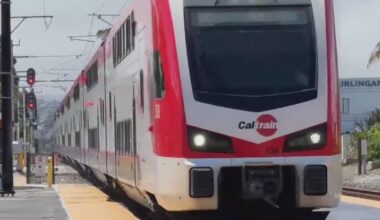 Caltrain hits, kills person on tracks in Santa Clara