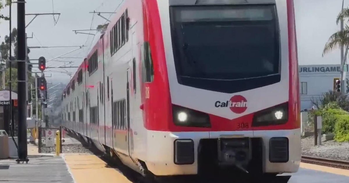 Caltrain hits, kills person on tracks in Santa Clara
