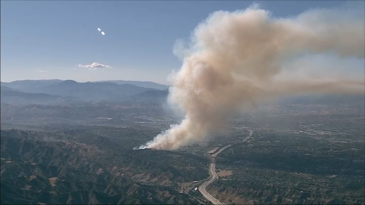 Brush fire burns near Stevenson Ranch – NBC Los Angeles