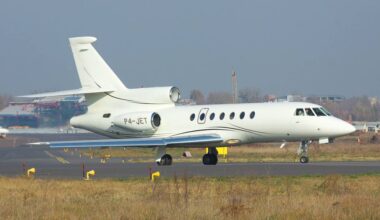 Private Falcon jet veers off runway at Oakland County International Airport