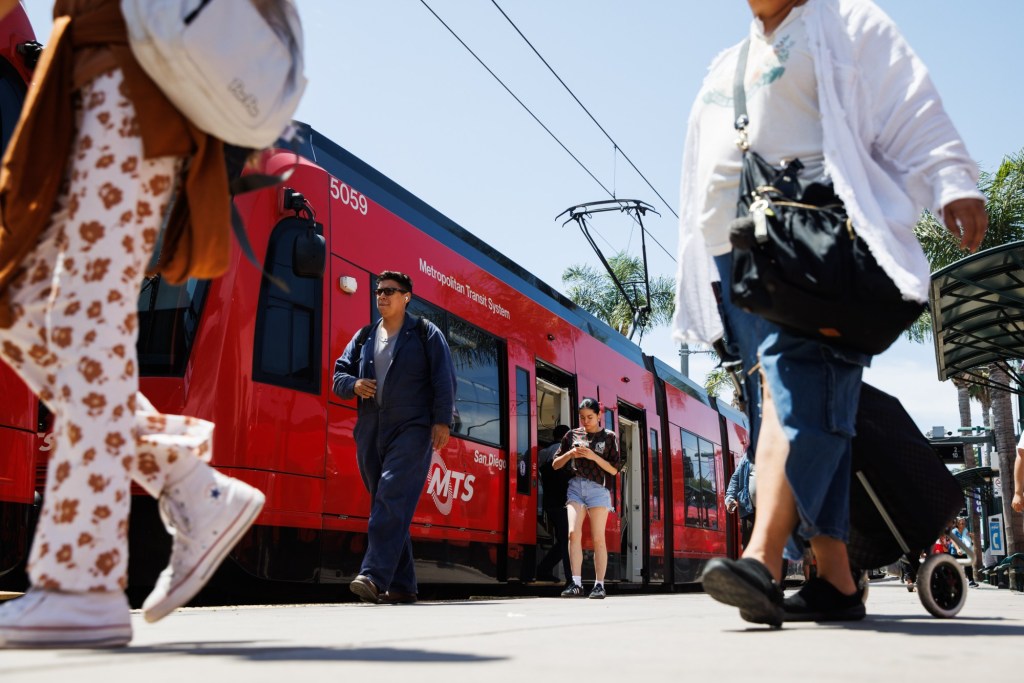 Ahead of expected transit fare hikes, MTS agrees to freeze fares for many low-income riders – San Diego Union-Tribune