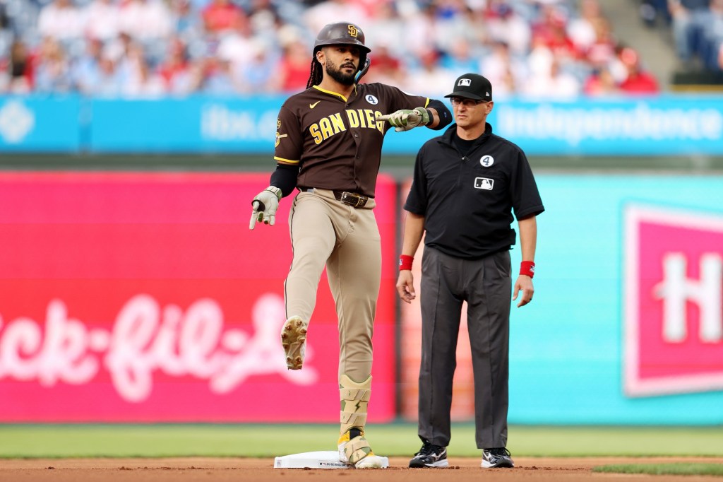 Phillies rally to take series opener against Padres