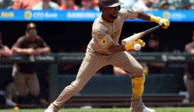 Padres do a little bit of everything to win second straight game, second straight series
