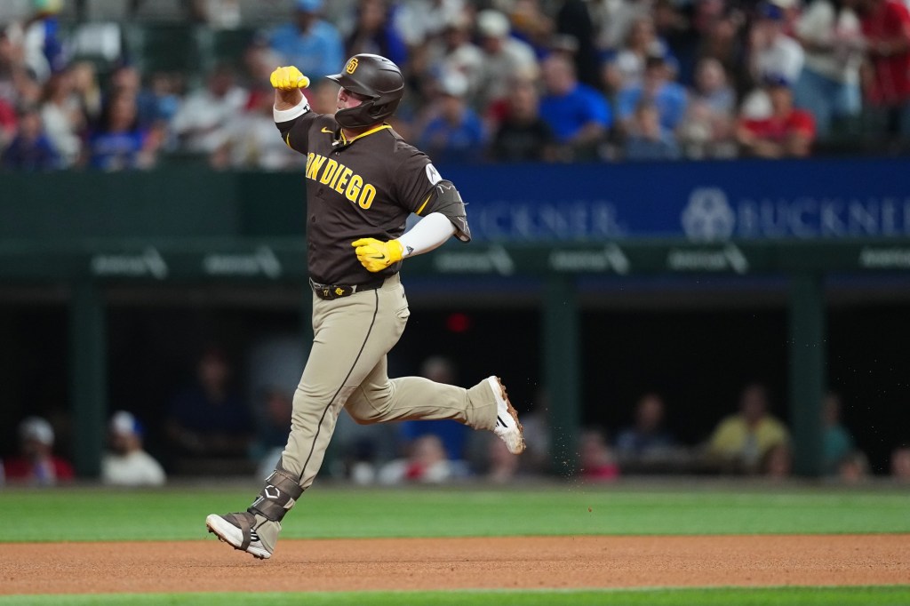 Randy Vásquez, Padres squander big first-inning lead in loss to Rangers