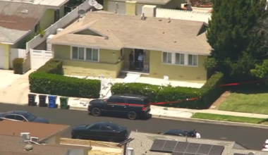 1 in custody in deadly stabbing at Tarzana home – NBC Los Angeles