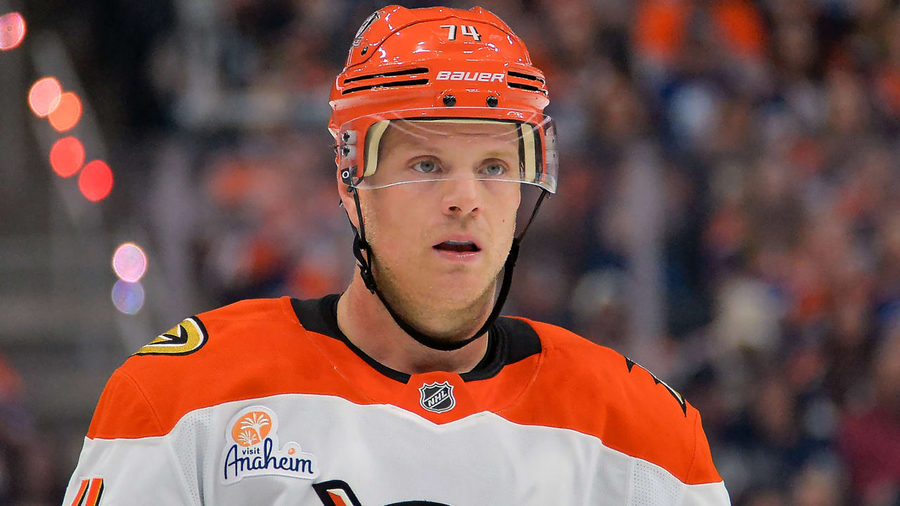 Carlson rights traded to Hurricanes by Ducks
