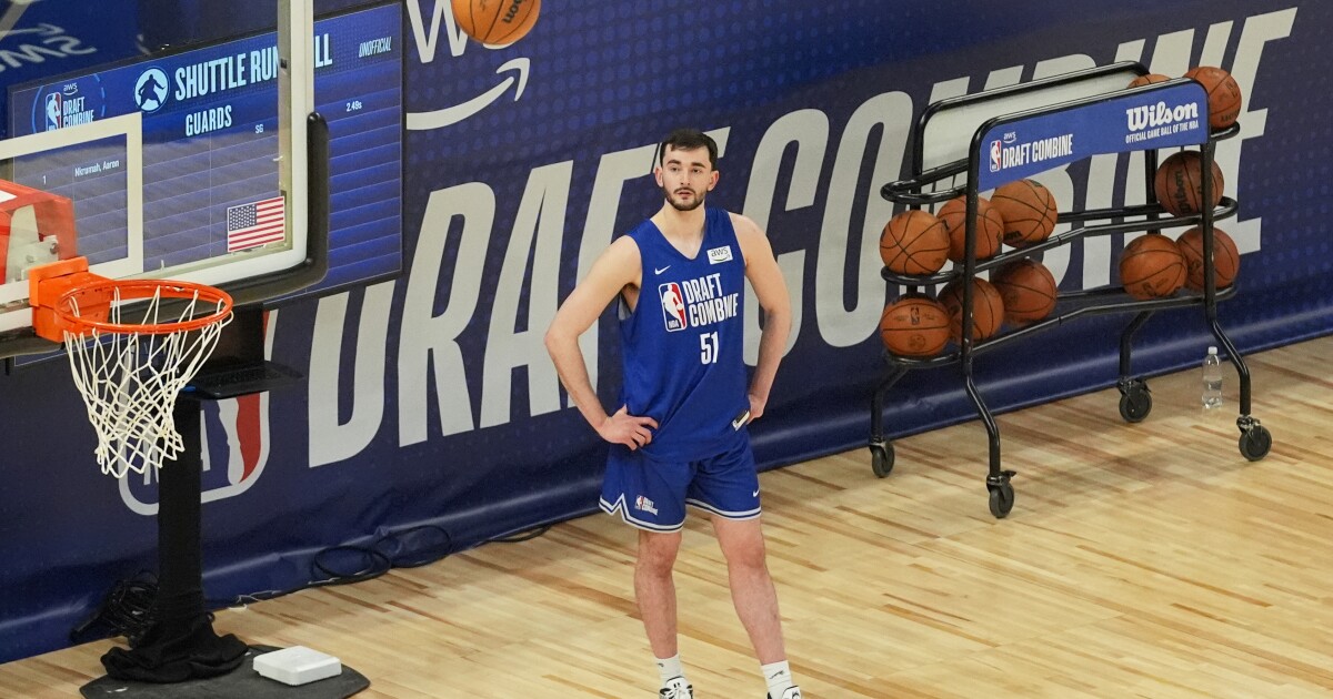 Cleveland Cavaliers trade first-round pick to Sacramento