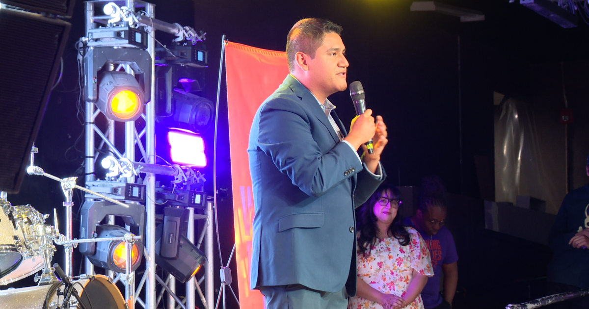 Randy Villegas advances to face Rep. David Valadao in November