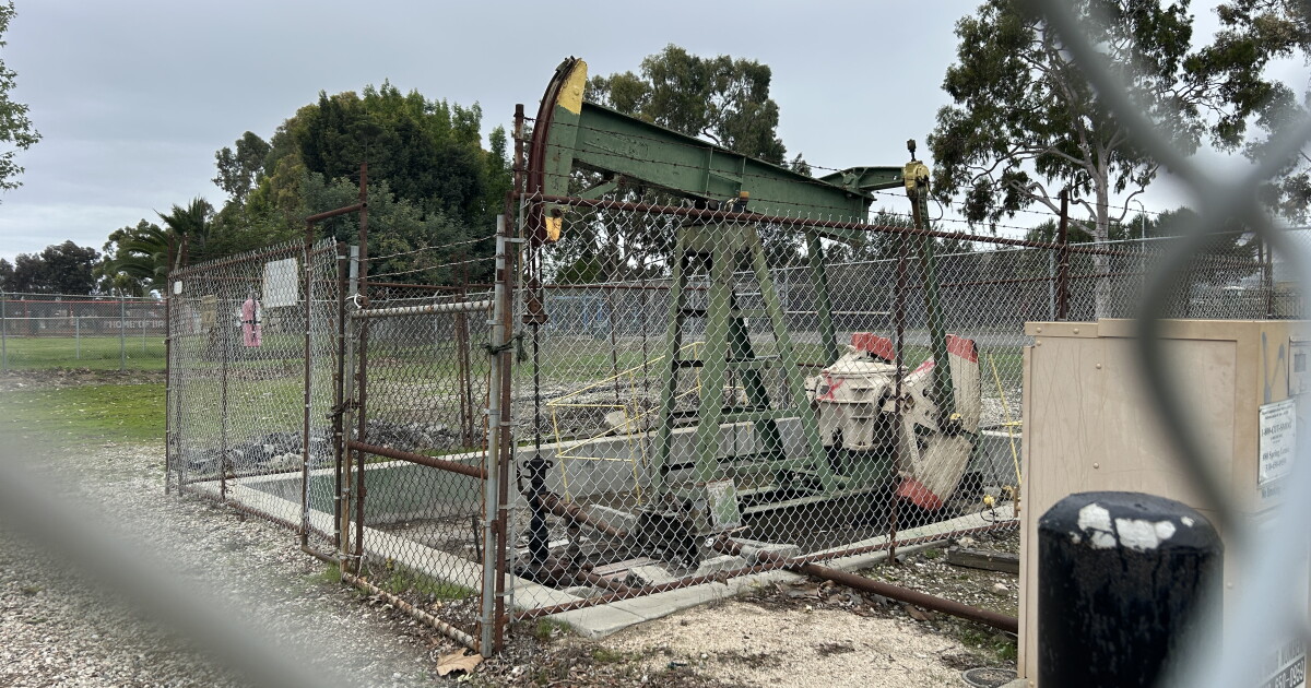 LA officials vote to phase out oil drilling within city limits — again