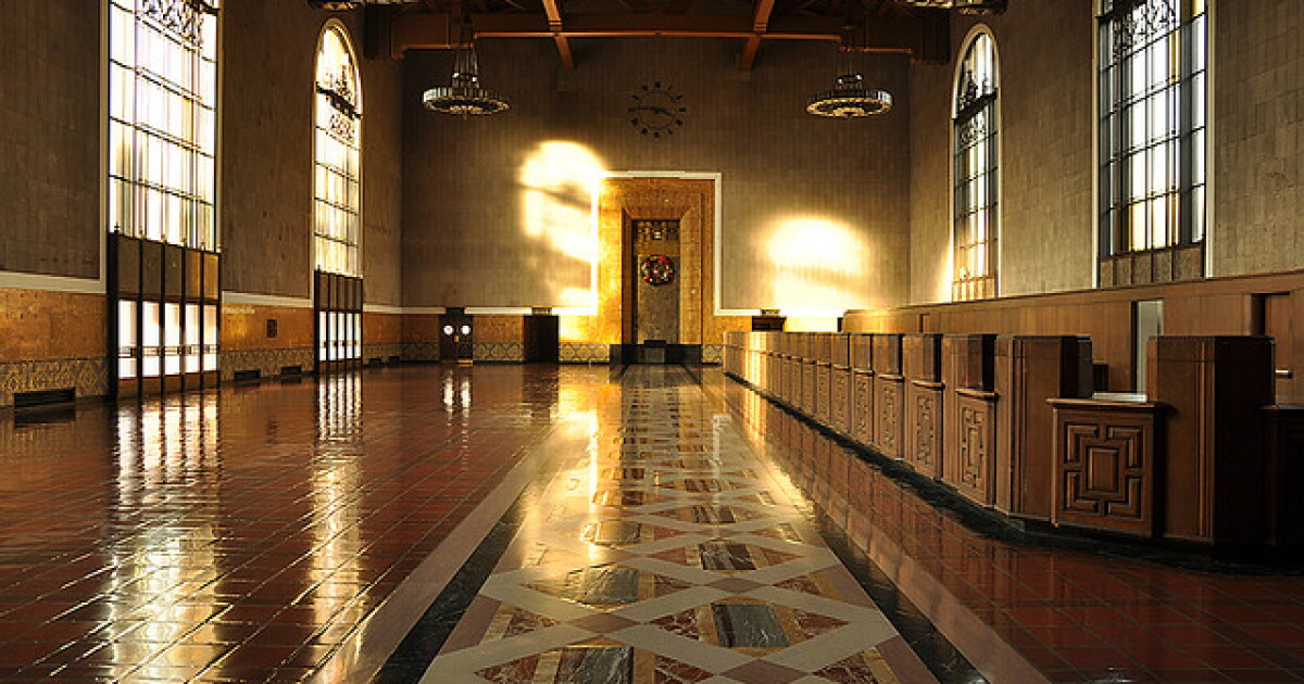 Union Station tours spotlight architecture — and the displaced Chinese American community