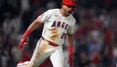 Siri's walk-off single lifts Angels to 3-2 win over Astros in 10 innings