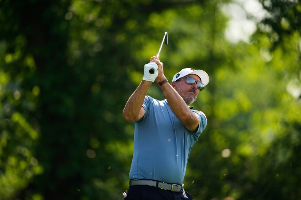 Report: Mickelson kicked out of San Diego club for inappropriate contact with female employee