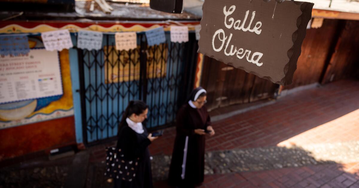 Historic Olvera Street businesses struggle to stay open