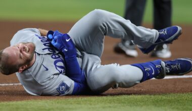 Dodgers' Max Muncy involved in huge collision with Ildemaro Vargas