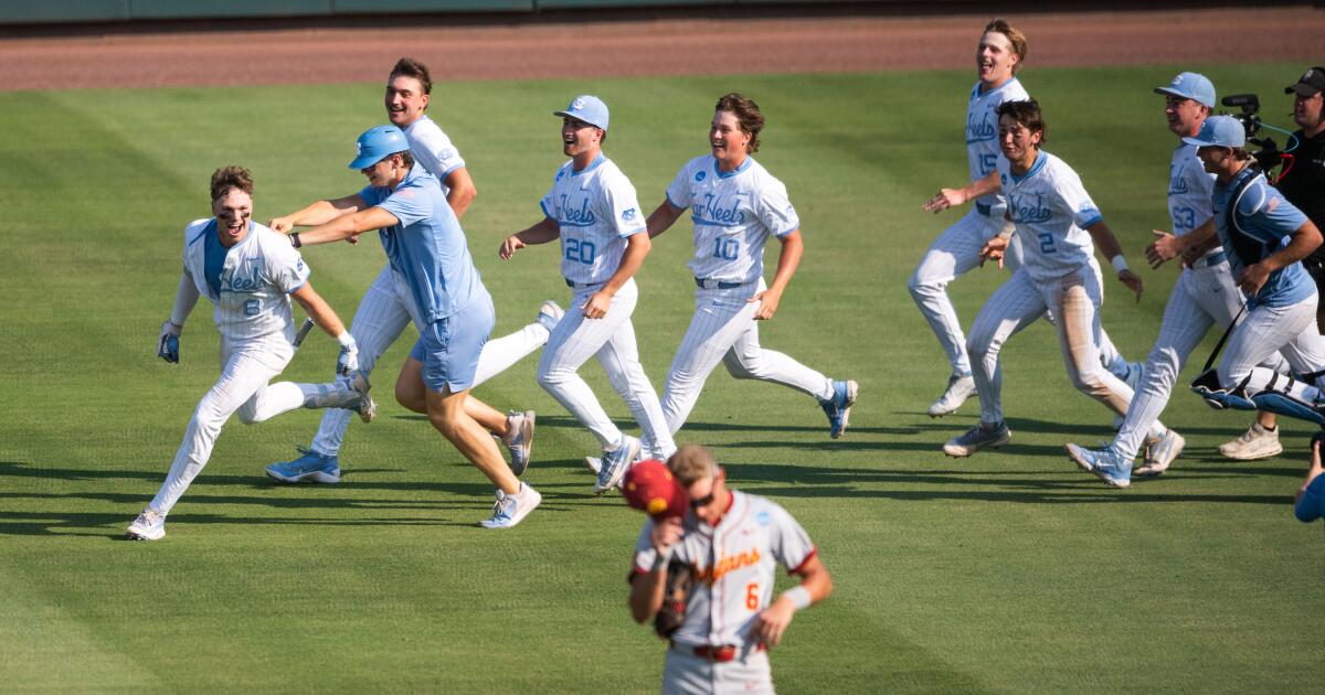 USC's College World Series hopes shattered in loss to North Carolina