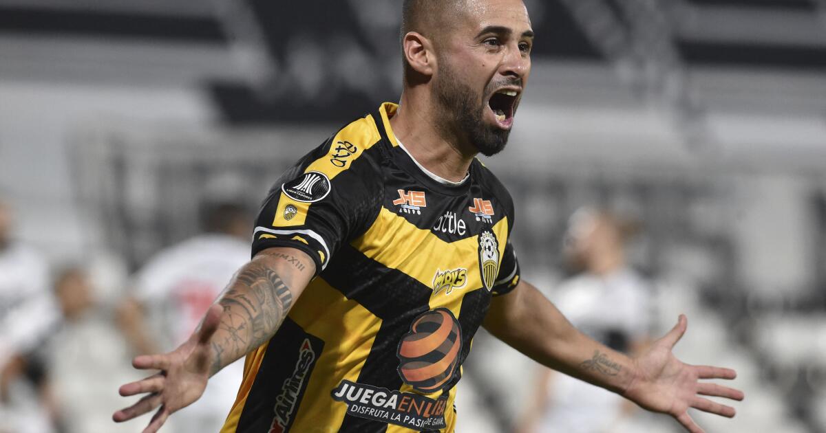 Soccer player Lucas Trejo's family killed in Venezuelan quakes