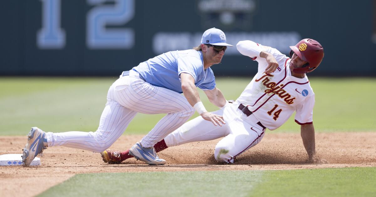 North Carolina's Jason DeCaro shuts out USC baseball in Game 2