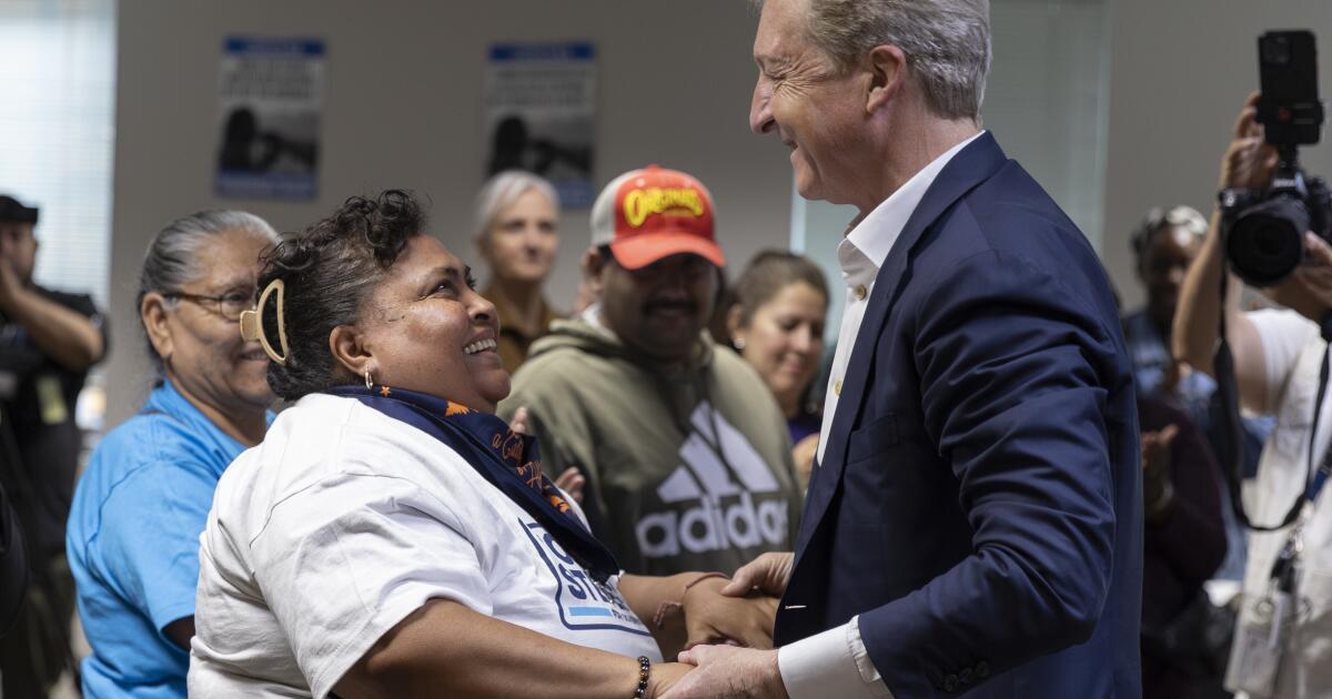 Contributor: Tom Steyer's stumble shows the perils facing self-funded candidates