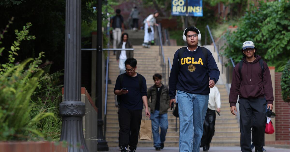 UC weighs reinstating SAT, ACT requirements over math skill shortfalls