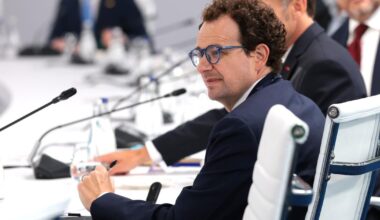 Hiltzik: Will the IPOs by AI firms mark the end?
