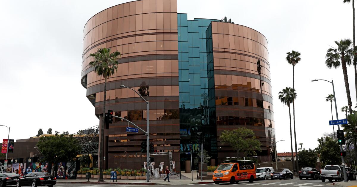 DGA's board backs tentative contract with major studios