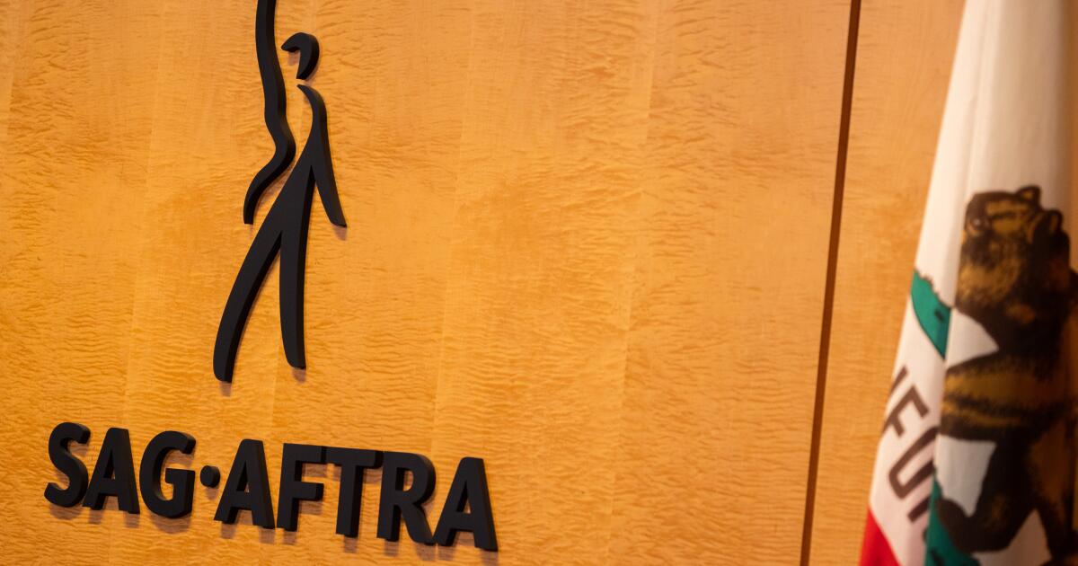 SAG-AFTRA members approve deal with major studios