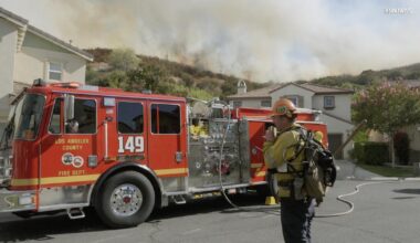 SoCal wildfire: Max fire threatens homes in Stevenson Ranch