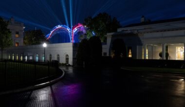White House tests lights, stage for Sunday UFC fight