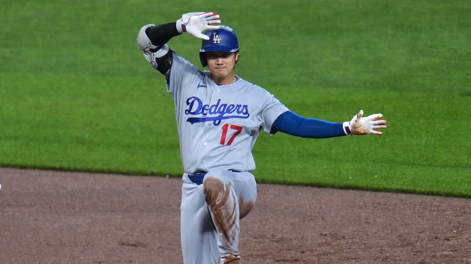 The Los Angeles Dodgers erupt after Paul Skenes exits in a 12-3 romp over the Pirates