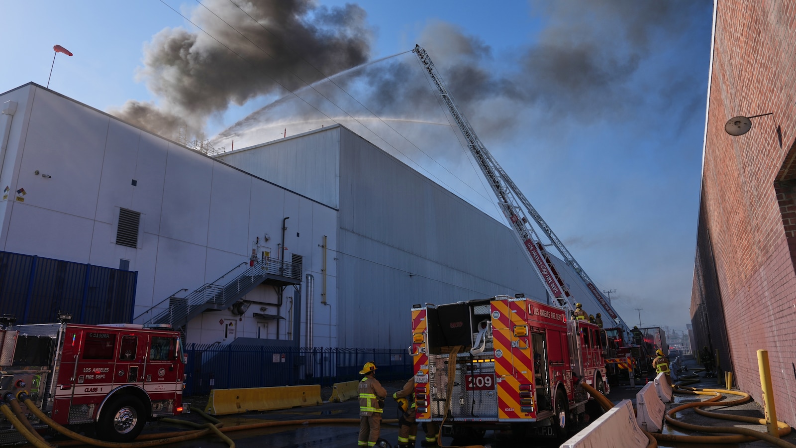 Los Angeles warehouse fire prompts shelter-in-place orders due to hazardous air