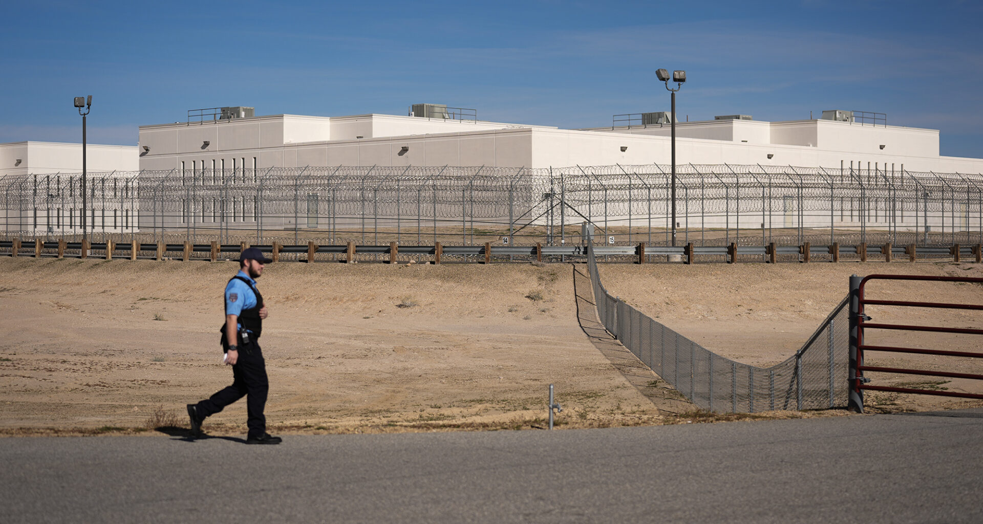 Doctor's report on healthcare in CA ICE center finds bottlenecks