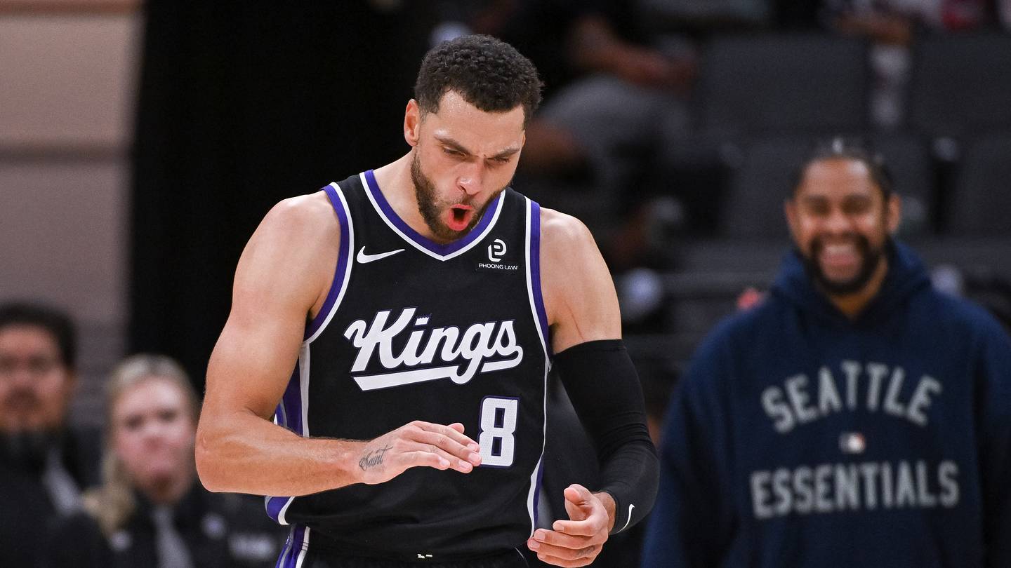 One Stat Shows Why Acuff and LaVine Could Be a Dynamic Duo