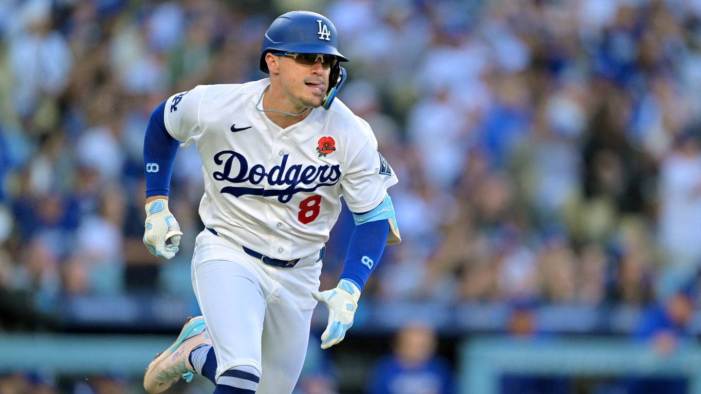 Dodgers Demote Infielder, Officially Bring Back Kiké Hernandez