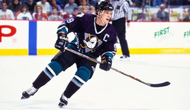 Oct 10, 1998; Washington, DC, USA; FILE PHOTO; Mighty Ducks of Anaheim left wing Paul Kariya (9) in action against the Washington Capitals at the MCI Center. Mandatory Credit: Lou Capozzola-USA TODAY NETWORK